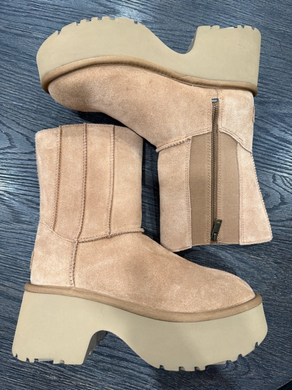 UGG Classic Twin Seam New Heights Chestnut Suede Platform Boots Size US 8